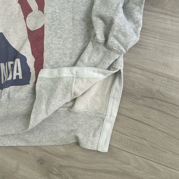 Gray NBA Logo Abercrombie crew neck - Picture 2 of 3